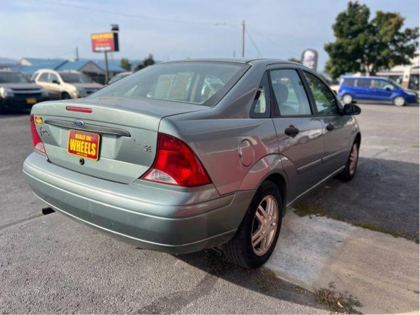 2003 Ford Focus SE (1FAHP34P03W) with an 2.0L L4 SOHC 8V engine, located at 601 E. Idaho St., Kalispell, MT, 59901, (406) 300-4664, 0.000000, 0.000000 - Photo#4