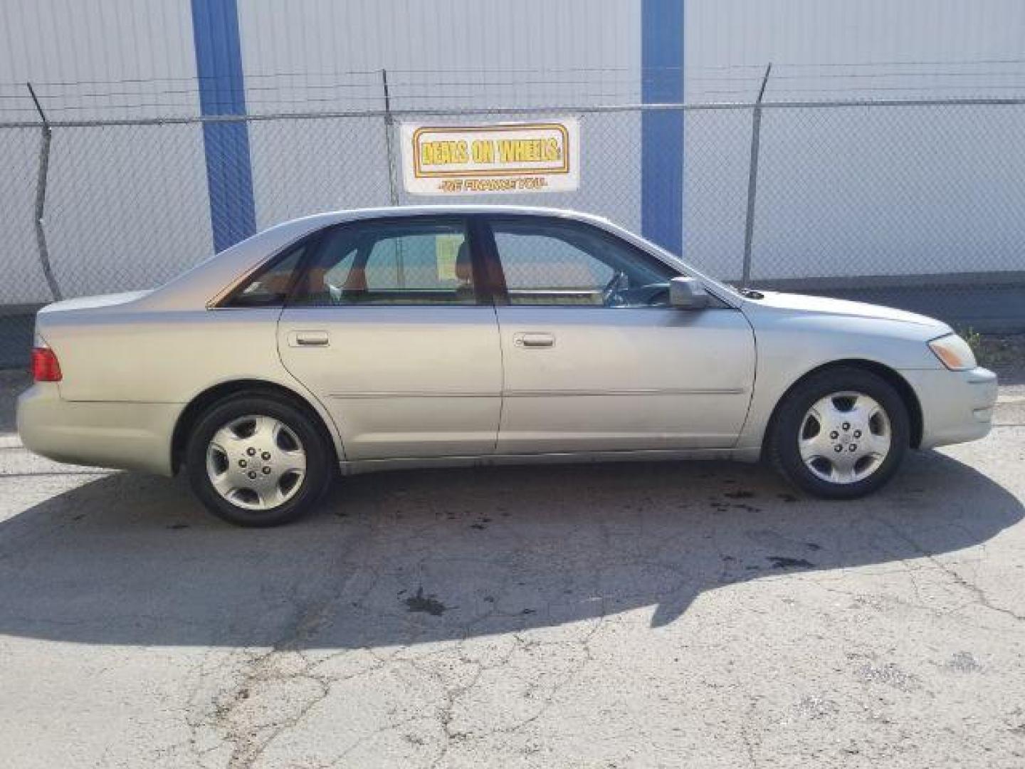 2003 Stratosphere Mica Toyota Avalon XLS (4T1BF28B43U) with an 3.0L V6 DOHC 24V engine, 4-Speed Automatic transmission, located at 1800 West Broadway, Missoula, 59808, (406) 543-1986, 46.881348, -114.023628 - Photo#5