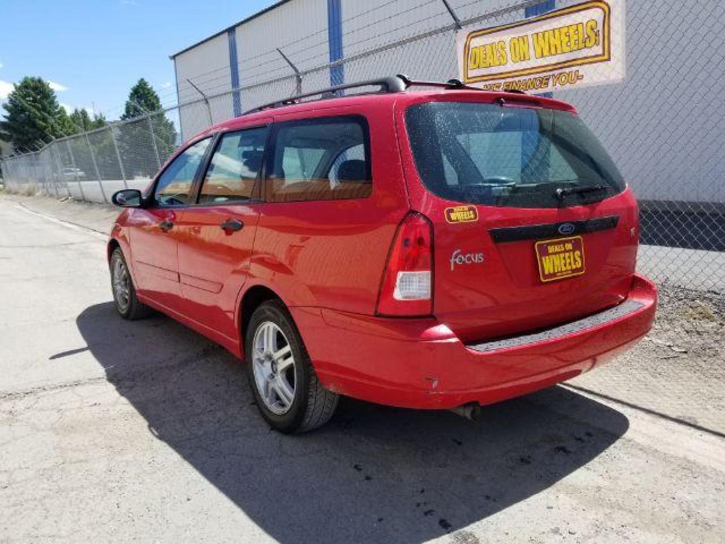 2004 Ford Focus Wagon SE (1FAHP36364W) with an 2.0L L4 DOHC 16V engine, located at 1821 N Montana Ave., Helena, MT, 59601, 0.000000, 0.000000 - Photo#3