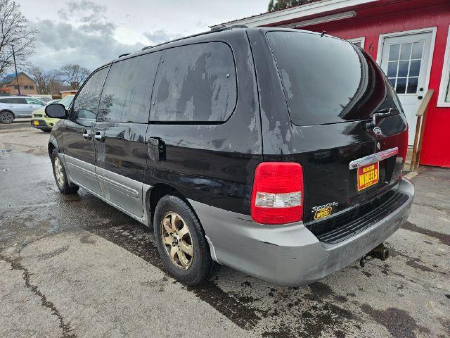 2004 Kia Sedona LX (KNDUP131046) with an 3.5L V6 DOHC 16V engine, 5-Speed Automatic transmission, located at 601 E. Idaho St., Kalispell, MT, 59901, (406) 300-4664, 0.000000, 0.000000 - Photo#2