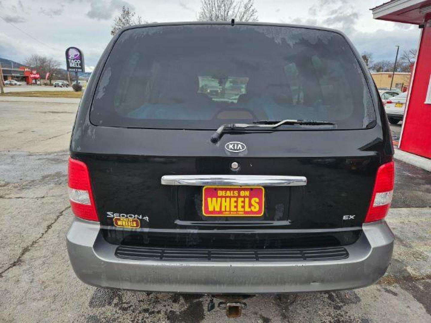 2004 Kia Sedona LX (KNDUP131046) with an 3.5L V6 DOHC 16V engine, 5-Speed Automatic transmission, located at 601 E. Idaho St., Kalispell, MT, 59901, (406) 300-4664, 0.000000, 0.000000 - Photo#3