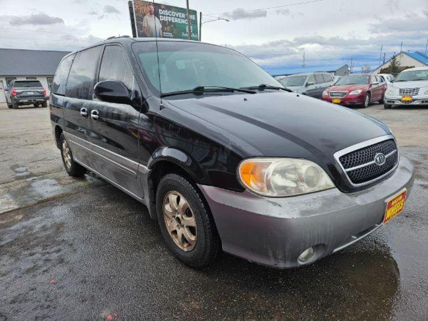 2004 Kia Sedona LX (KNDUP131046) with an 3.5L V6 DOHC 16V engine, 5-Speed Automatic transmission, located at 601 E. Idaho St., Kalispell, MT, 59901, (406) 300-4664, 0.000000, 0.000000 - Photo#6