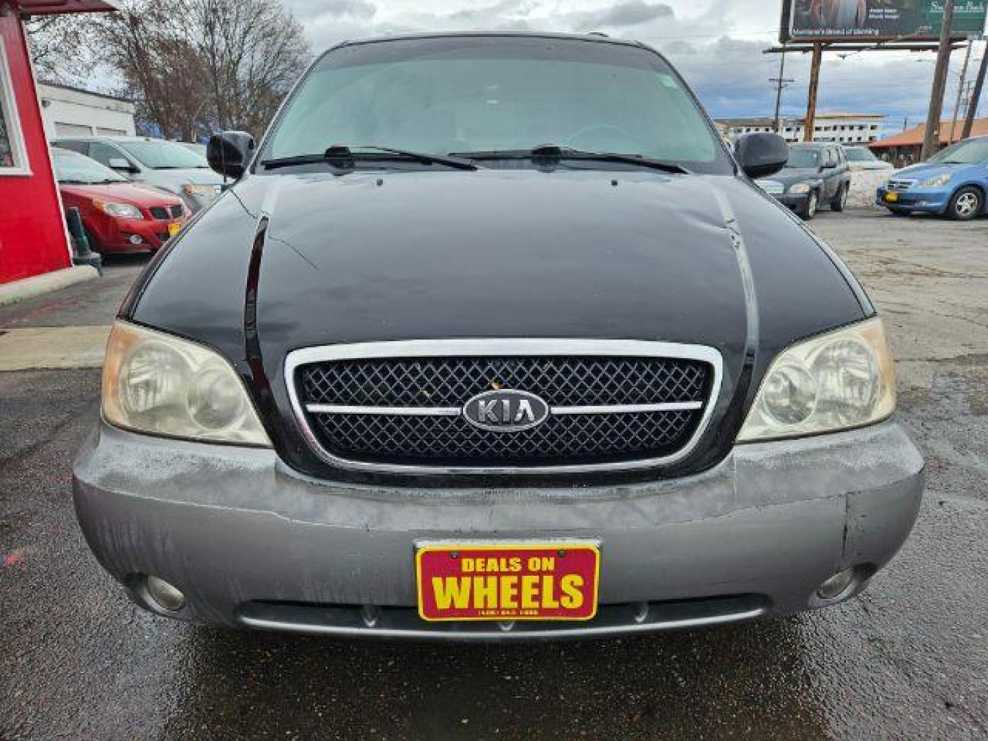 2004 Kia Sedona LX (KNDUP131046) with an 3.5L V6 DOHC 16V engine, 5-Speed Automatic transmission, located at 601 E. Idaho St., Kalispell, MT, 59901, (406) 300-4664, 0.000000, 0.000000 - Photo#7