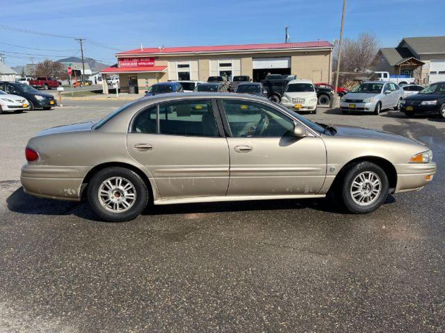 2005 Sagemist Metallic /Light Cashmere Cloth Buick LeSabre Custom (1G4HP52K65U) with an 3.8L V6 OHV 12V engine, 4-Speed Automatic transmission, located at 1821 N Montana Ave., Helena, MT, 59601, 0.000000, 0.000000 - Photo#3