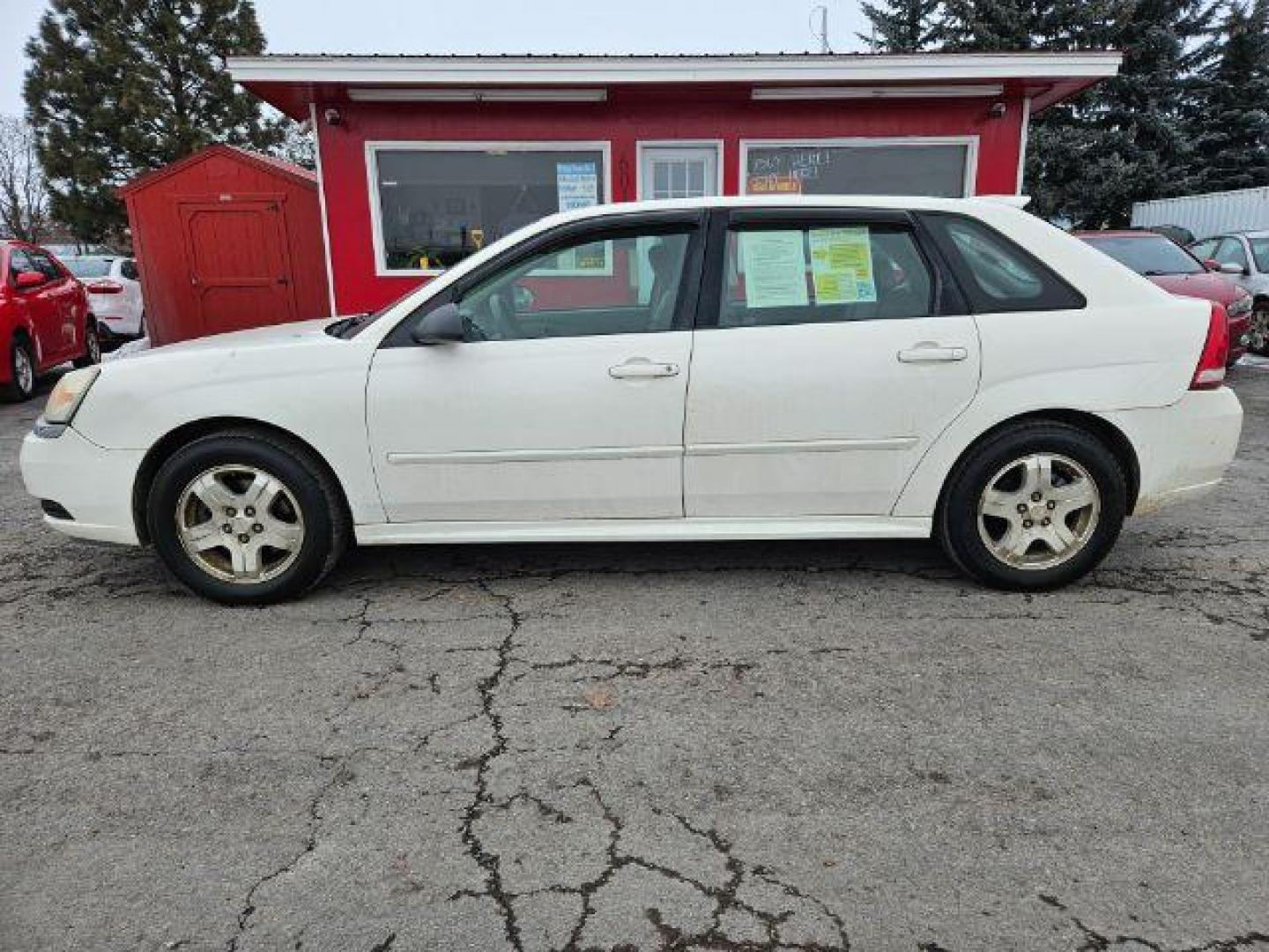 2005 Chevrolet Malibu MAXX LT (1G1ZU64875F) with an 3.5L V6 OHV 12V engine, 4-Speed Automatic transmission, located at 601 E. Idaho St., Kalispell, MT, 59901, (406) 300-4664, 0.000000, 0.000000 - Photo#1