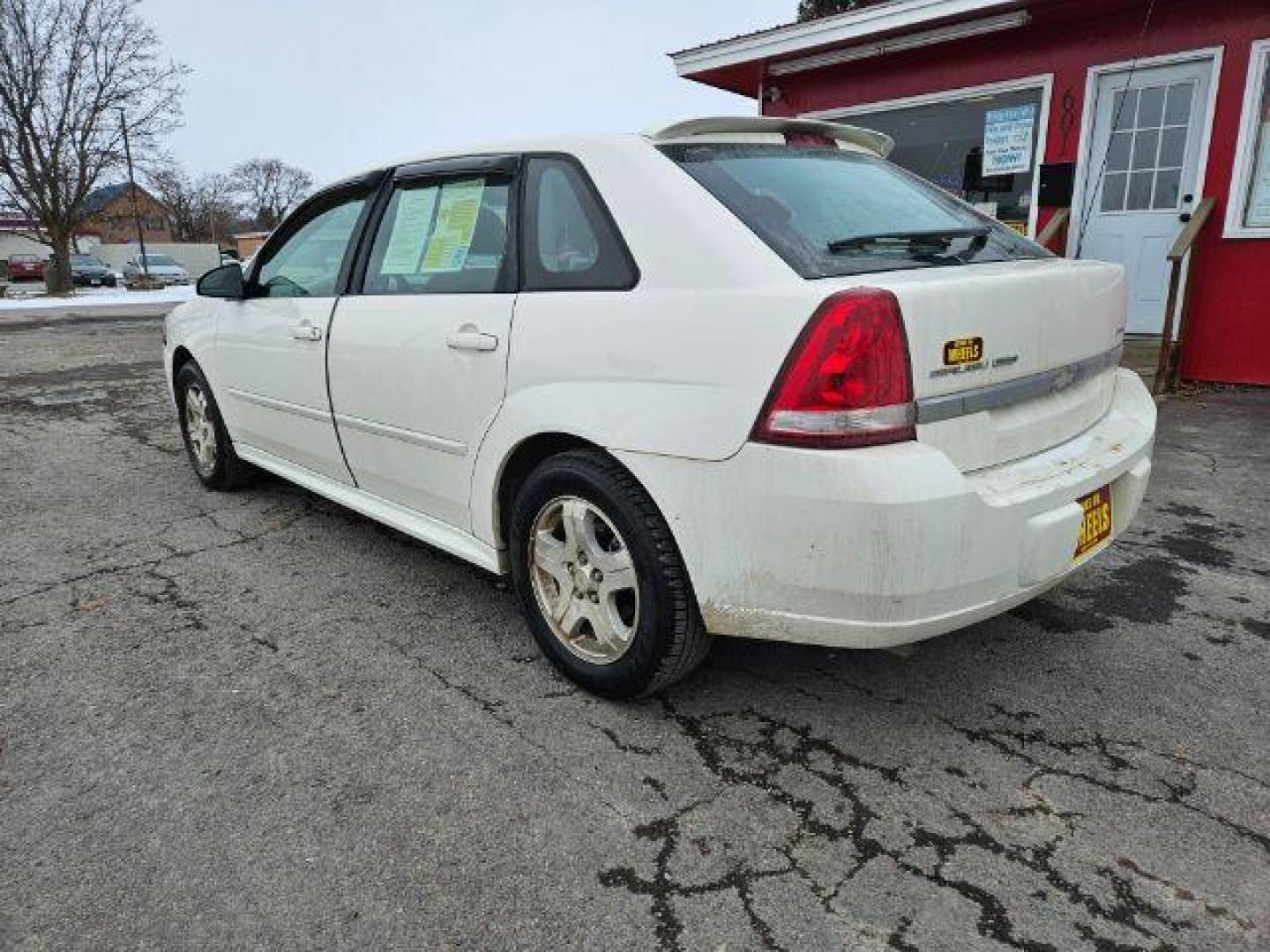 2005 Chevrolet Malibu MAXX LT (1G1ZU64875F) with an 3.5L V6 OHV 12V engine, 4-Speed Automatic transmission, located at 601 E. Idaho St., Kalispell, MT, 59901, (406) 300-4664, 0.000000, 0.000000 - Photo#2