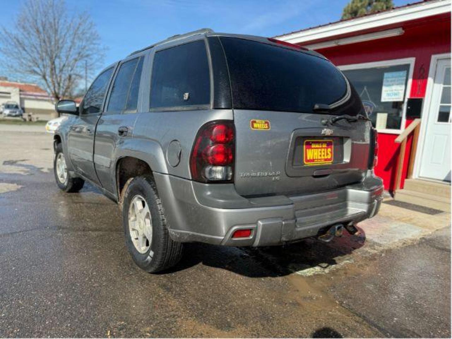 2005 Chevrolet TrailBlazer LS 4WD (1GNDT13S452) with an 4.2L L6 DOHC 24V engine, 4-Speed Automatic transmission, located at 601 E. Idaho St., Kalispell, MT, 59901, (406) 300-4664, 0.000000, 0.000000 - Photo#2