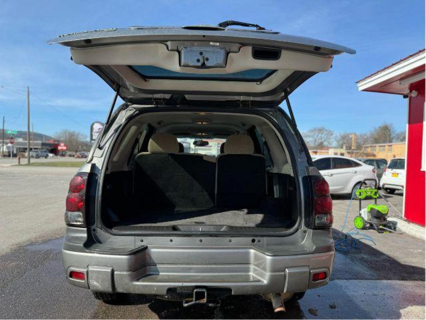 2005 Chevrolet TrailBlazer LS 4WD (1GNDT13S452) with an 4.2L L6 DOHC 24V engine, 4-Speed Automatic transmission, located at 601 E. Idaho St., Kalispell, MT, 59901, (406) 300-4664, 0.000000, 0.000000 - Photo#4