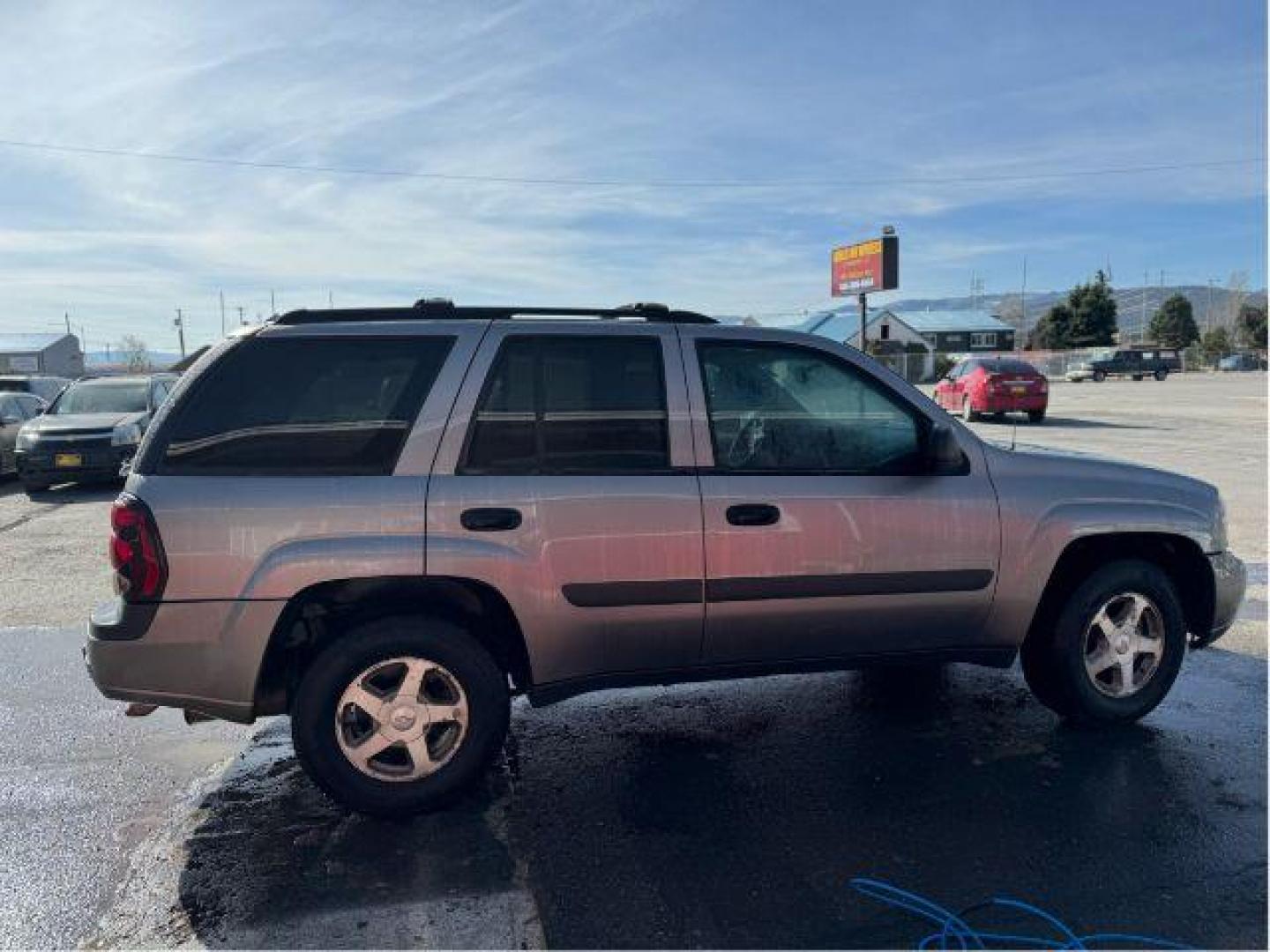 2005 Chevrolet TrailBlazer LS 4WD (1GNDT13S452) with an 4.2L L6 DOHC 24V engine, 4-Speed Automatic transmission, located at 601 E. Idaho St., Kalispell, MT, 59901, (406) 300-4664, 0.000000, 0.000000 - Photo#6