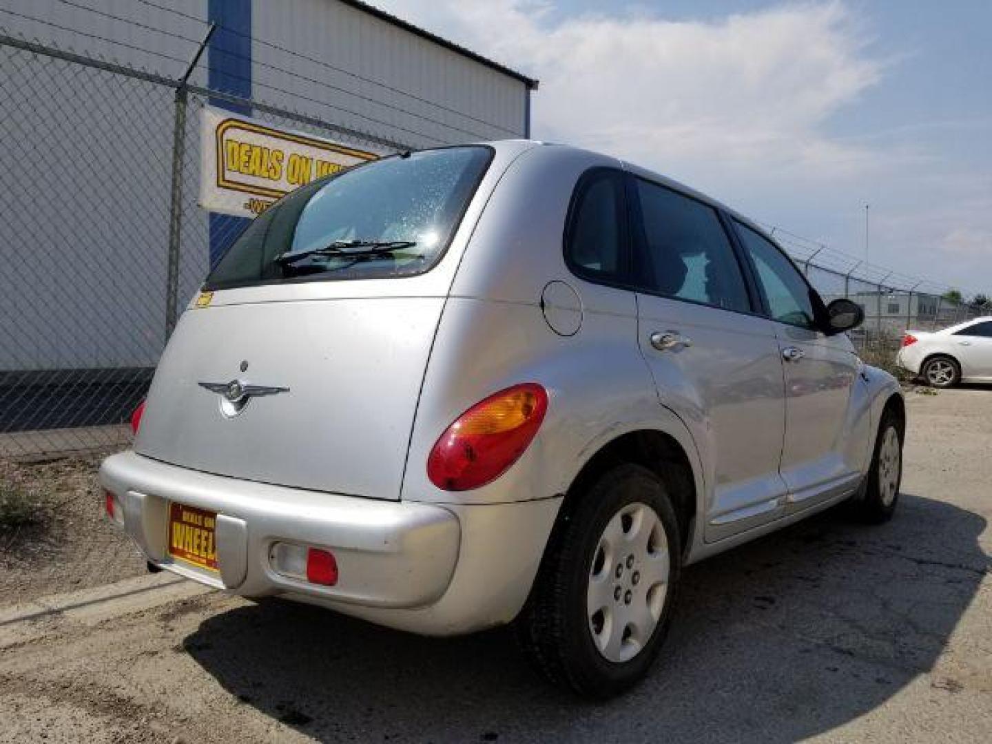 2005 Chrysler PT Cruiser Touring Edition (3C4FY58B85T) with an 2.4L L4 DOHC 16V engine, located at 1821 N Montana Ave., Helena, MT, 59601, 0.000000, 0.000000 - Photo#4