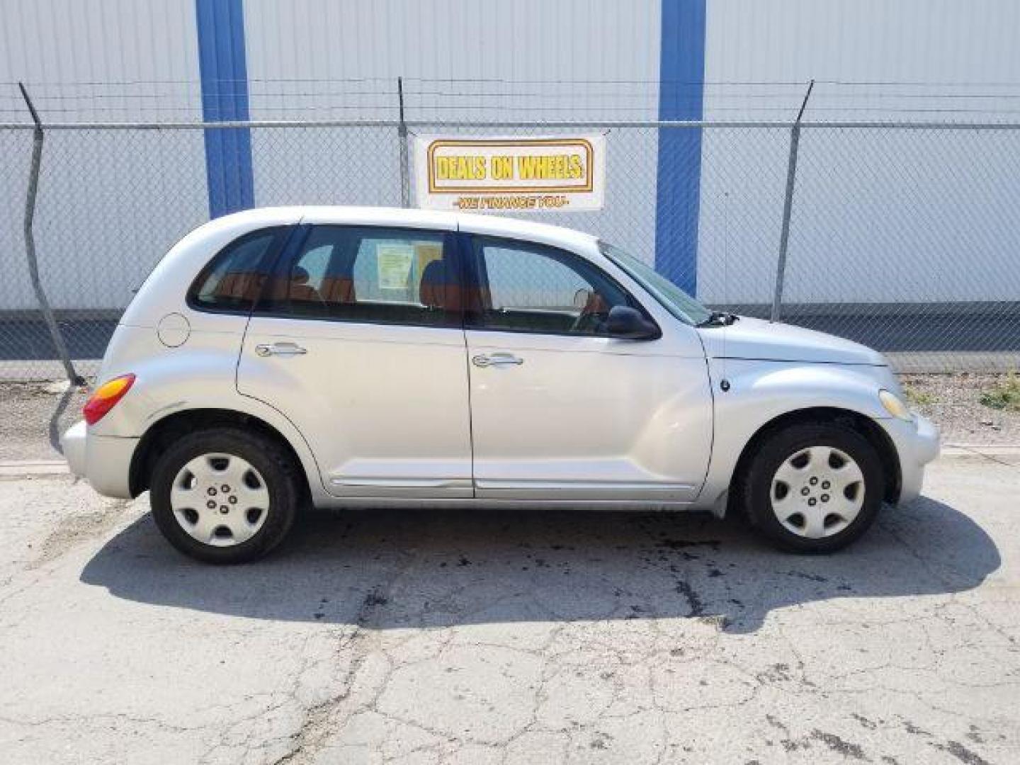 2005 Chrysler PT Cruiser Touring Edition (3C4FY58B85T) with an 2.4L L4 DOHC 16V engine, located at 1821 N Montana Ave., Helena, MT, 59601, 0.000000, 0.000000 - Photo#5