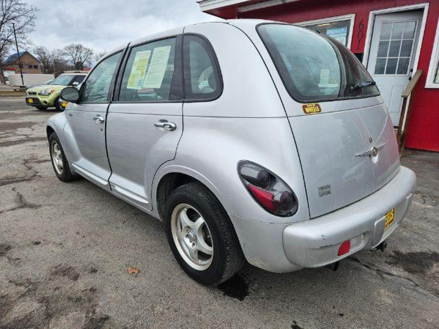 2005 Chrysler PT Cruiser Touring Edition (3C4FY58B85T) with an 2.4L L4 DOHC 16V engine, located at 601 E. Idaho St., Kalispell, MT, 59901, (406) 300-4664, 0.000000, 0.000000 - Photo#2