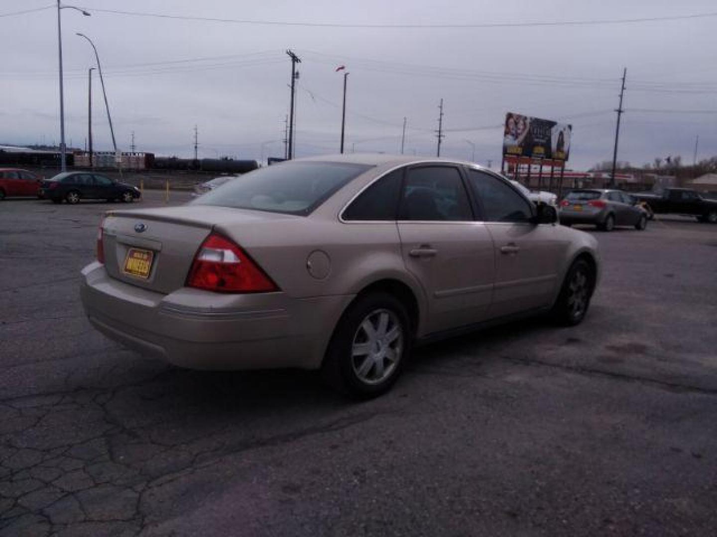 2005 Ford Five Hundred SE (1FAFP23135G) with an 3.0L V6 DOHC 24V engine, located at 4047 Montana Ave., Billings, MT, 59101, 45.770847, -108.529800 - Photo#5