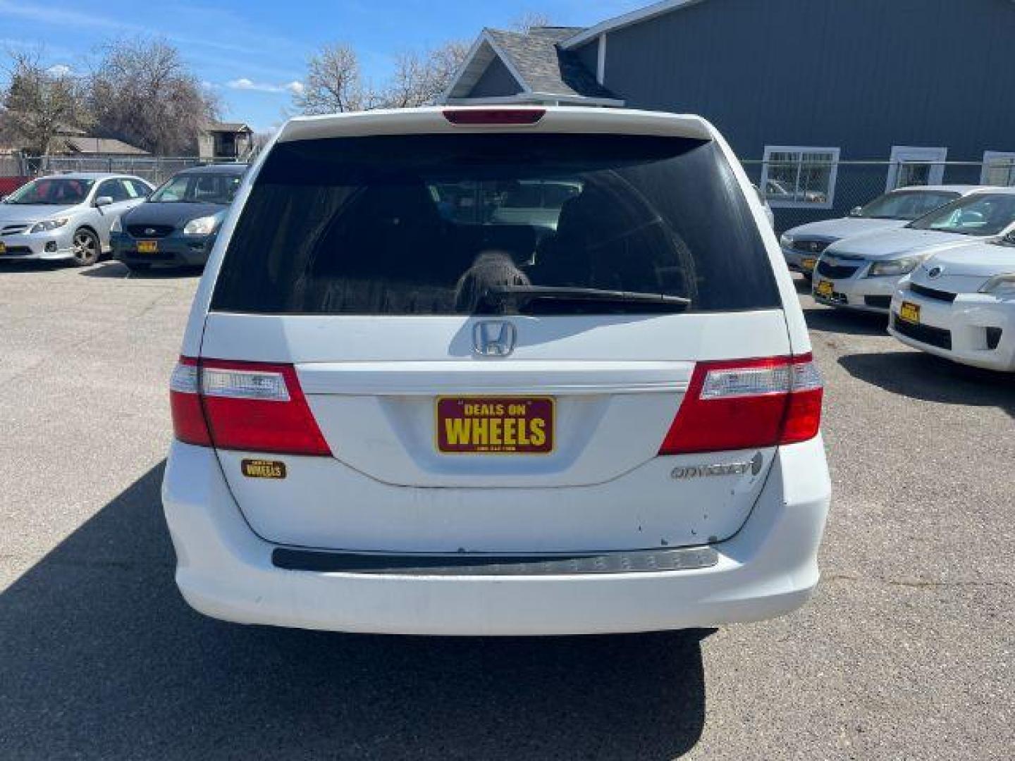 2005 Honda Odyssey EX w/ Leather DVD (5FNRL38745B) with an 3.5L V6 SOHC 24V engine, 5-Speed Automatic transmission, located at 1821 N Montana Ave., Helena, MT, 59601, 0.000000, 0.000000 - Photo#3