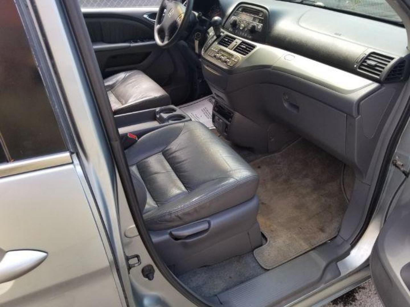 2005 Honda Odyssey EX w/ Leather DVD (5FNRL38735B) with an 3.5L V6 SOHC 24V engine, 5-Speed Automatic transmission, located at 601 E. Idaho St., Kalispell, MT, 59901, (406) 300-4664, 0.000000, 0.000000 - Photo#10