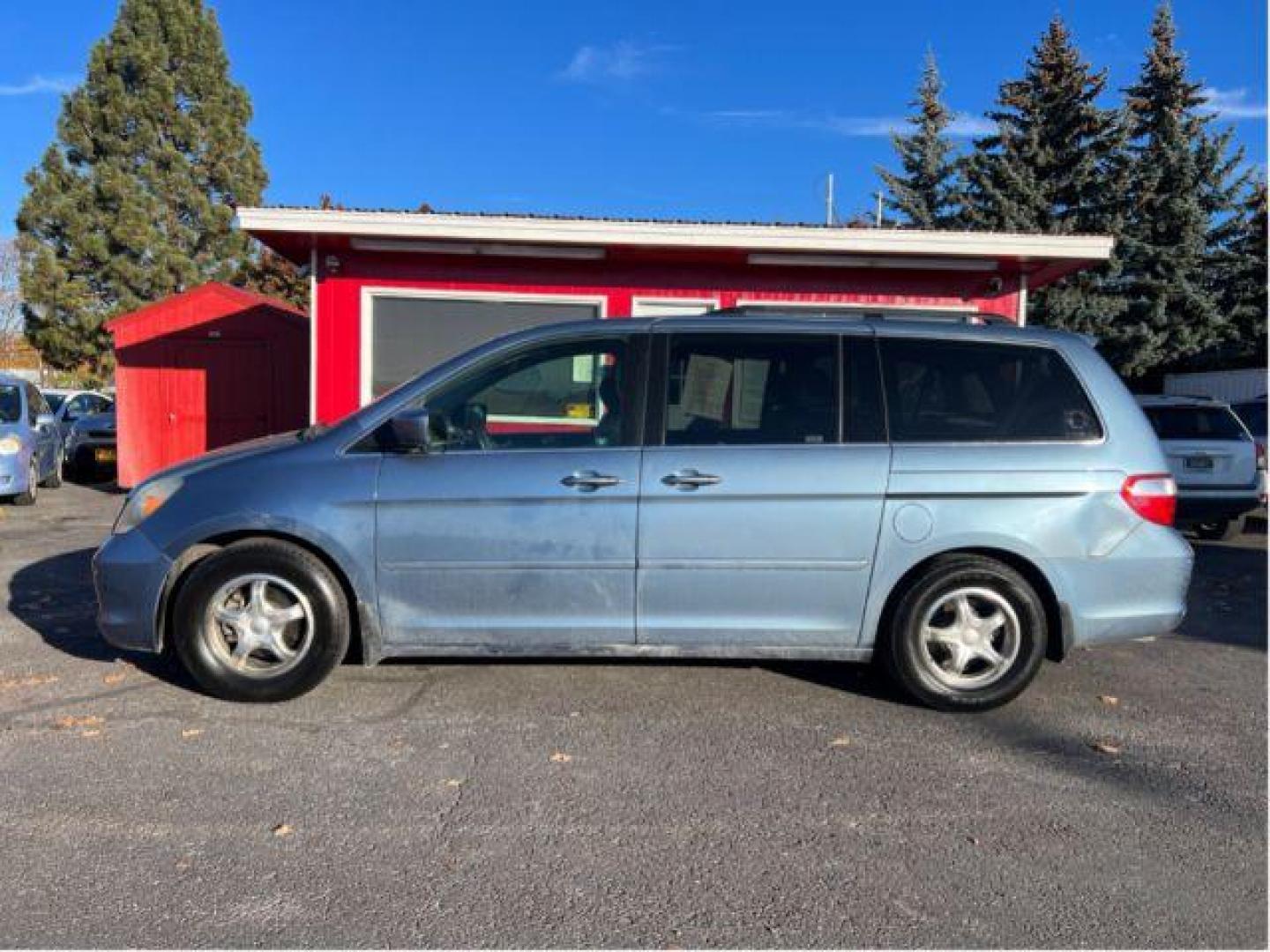 2005 Honda Odyssey Touring (5FNRL38895B) with an 3.5L V6 SOHC 24V engine, 5-Speed Automatic transmission, located at 601 E. Idaho St., Kalispell, MT, 59901, (406) 300-4664, 0.000000, 0.000000 - Photo#1