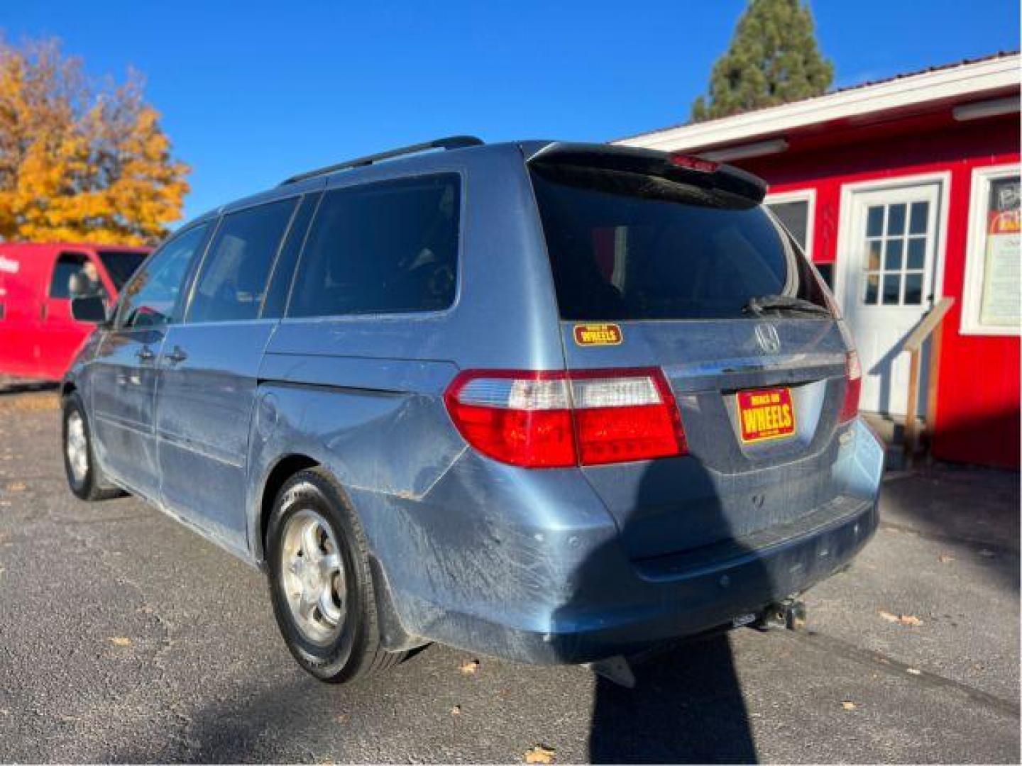 2005 Honda Odyssey Touring (5FNRL38895B) with an 3.5L V6 SOHC 24V engine, 5-Speed Automatic transmission, located at 601 E. Idaho St., Kalispell, MT, 59901, (406) 300-4664, 0.000000, 0.000000 - Photo#2