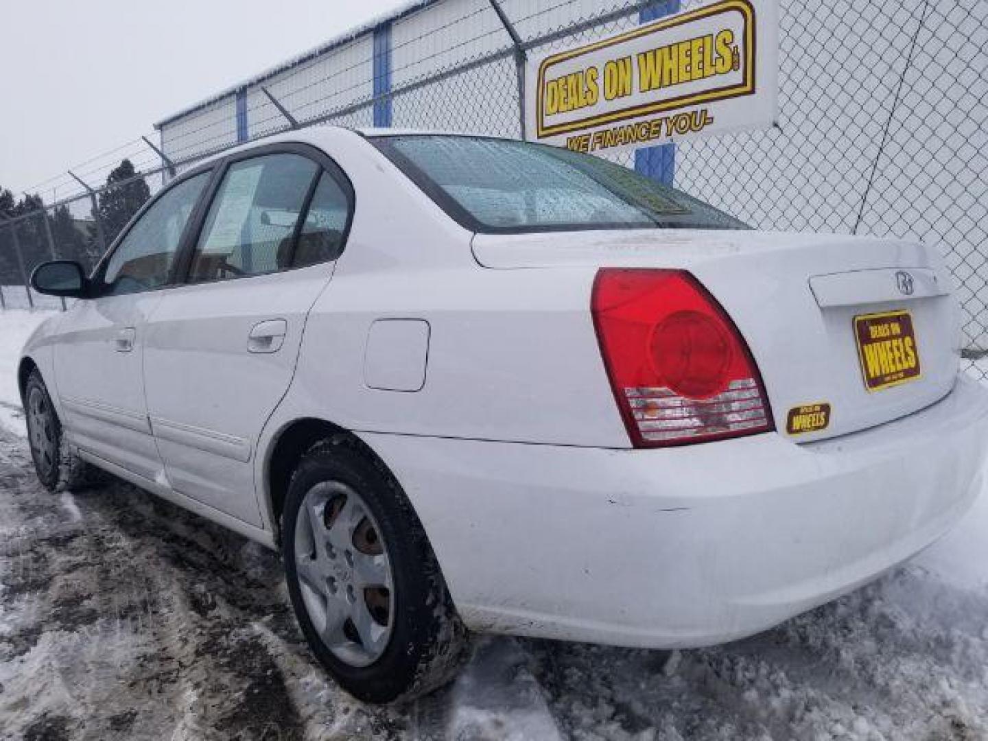 2005 Hyundai Elantra GLS 4-Door (KMHDN46DX5U) with an 2.0L L4 DOHC 16V engine, located at 1821 N Montana Ave., Helena, MT, 59601, 0.000000, 0.000000 - Photo#5