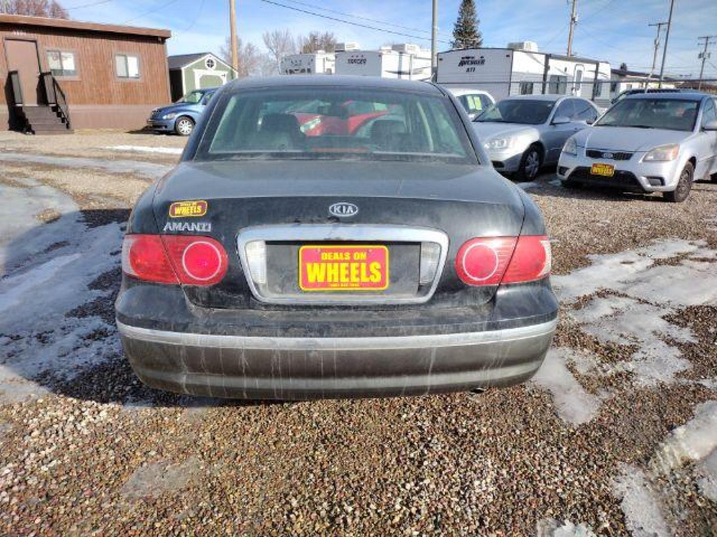 2005 Kia Amanti Sedan (KNALD124X55) with an 3.5L V6 DOHC 24V engine, 5-Speed Automatic transmission, located at 4801 10th Ave S,, Great Falls, MT, 59405, 0.000000, 0.000000 - Photo#3