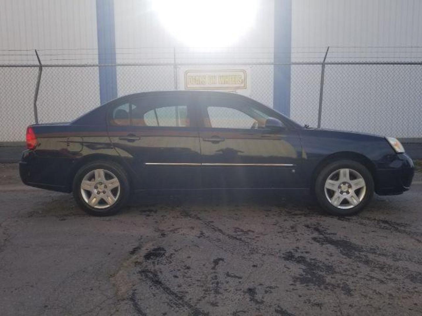 2006 Chevrolet Malibu LT (1G1ZT51886F) with an 3.5L V6 OHV 12V engine, 4-Speed Automatic transmission, located at 601 E. Idaho St., Kalispell, MT, 59901, (406) 300-4664, 0.000000, 0.000000 - Photo#3