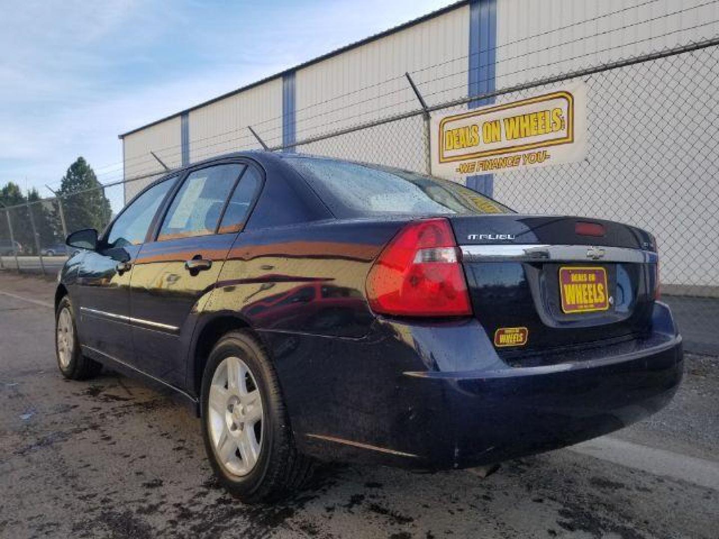 2006 Chevrolet Malibu LT (1G1ZT51886F) with an 3.5L V6 OHV 12V engine, 4-Speed Automatic transmission, located at 601 E. Idaho St., Kalispell, MT, 59901, (406) 300-4664, 0.000000, 0.000000 - Photo#5