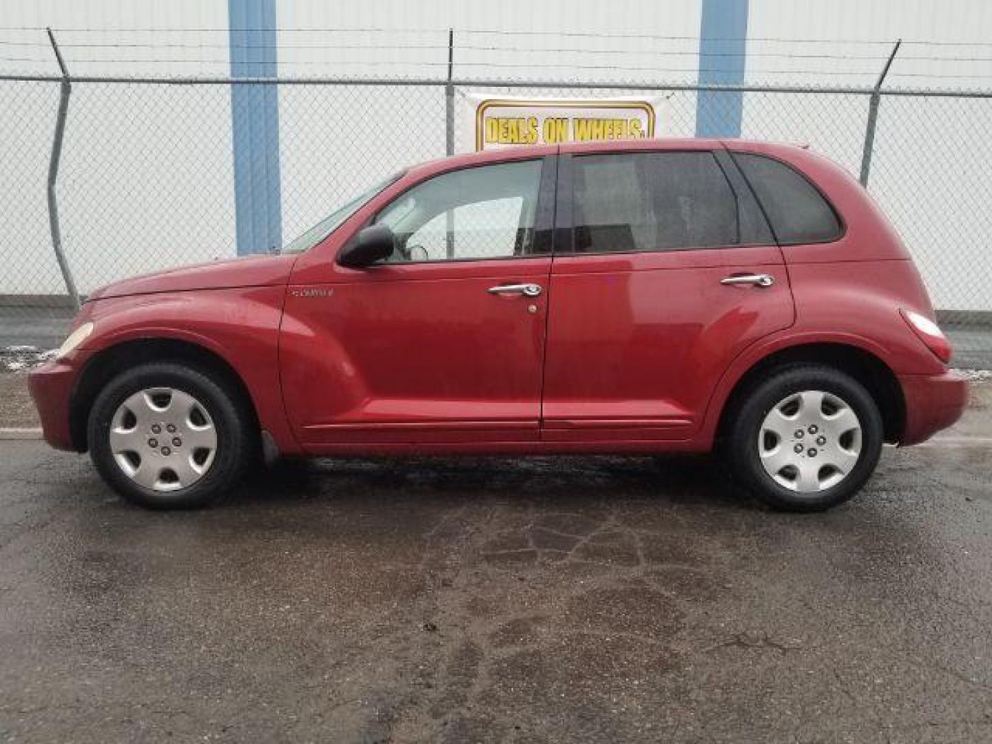 2006 Chrysler PT Cruiser Touring Edition (3A4FY58B56T) with an 2.4L L4 DOHC 16V engine, located at 1821 N Montana Ave., Helena, MT, 59601, 0.000000, 0.000000 - Photo#6