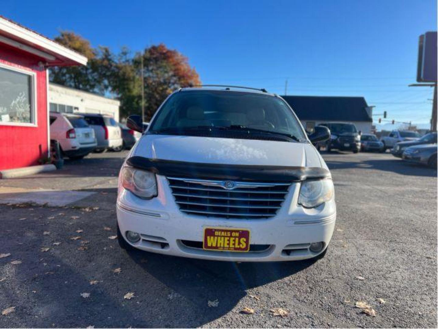 2006 Chrysler Town and Country Limited (2A4GP64L66R) with an 3.8L V6 OHV 12V engine, 4-Speed Automatic transmission, located at 601 E. Idaho St., Kalispell, MT, 59901, (406) 300-4664, 0.000000, 0.000000 - Photo#6