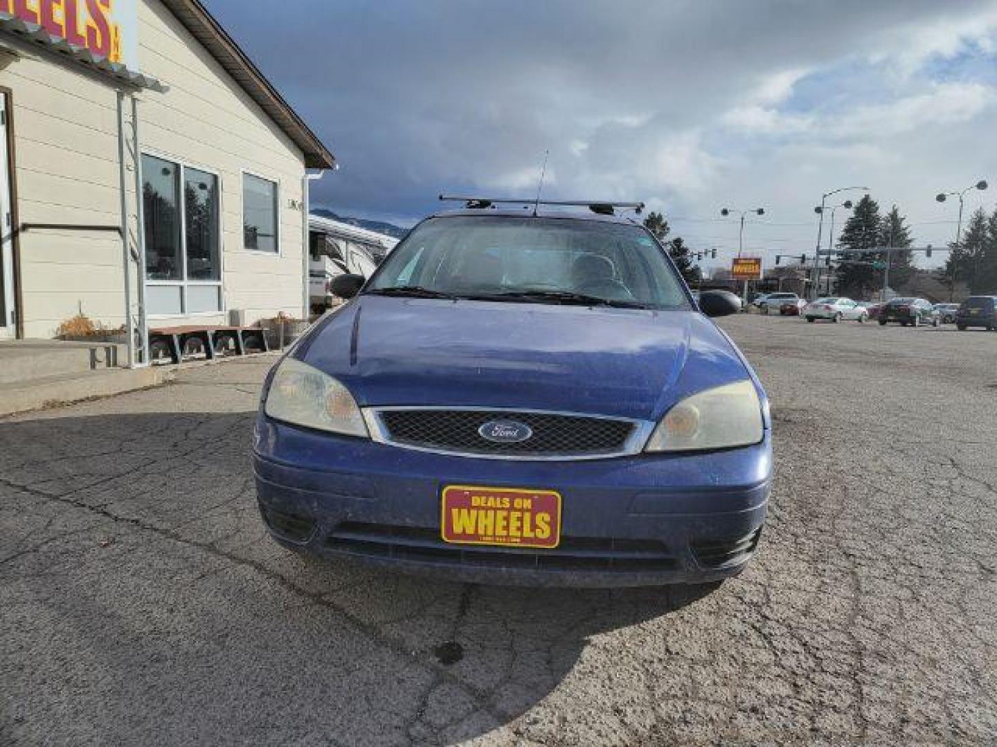 2006 Ford Focus Wagon ZXW SE (1FAFP36N16W) with an 2.0L L4 DOHC 16V engine, located at 1800 West Broadway, Missoula, 59808, (406) 543-1986, 46.881348, -114.023628 - Photo#6