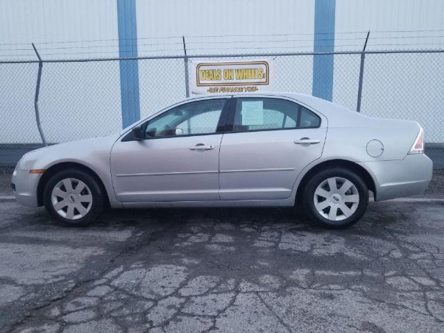 2006 Ford Fusion S (3FAFP06Z76R) with an 2.3L L4 DOHC 16V engine, located at 4047 Montana Ave., Billings, MT, 59101, 45.770847, -108.529800 - Photo#12