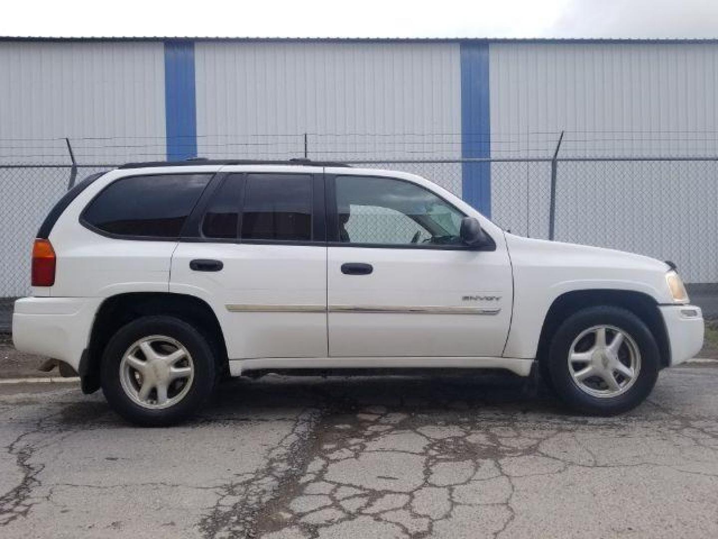 2006 GMC Envoy SLE 4WD (1GKDT13SX62) with an 4.2L L6 DOHC 24V engine, 4-Speed Automatic transmission, located at 4801 10th Ave S,, Great Falls, MT, 59405, 0.000000, 0.000000 - Photo#5