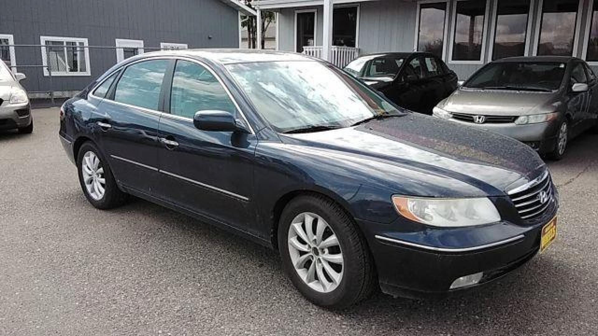 2006 BLUE HYUNDAI AZERA Limited (KMHFC46F76A) , located at 1821 N Montana Ave., Helena, MT, 59601, 0.000000, 0.000000 - Photo#2