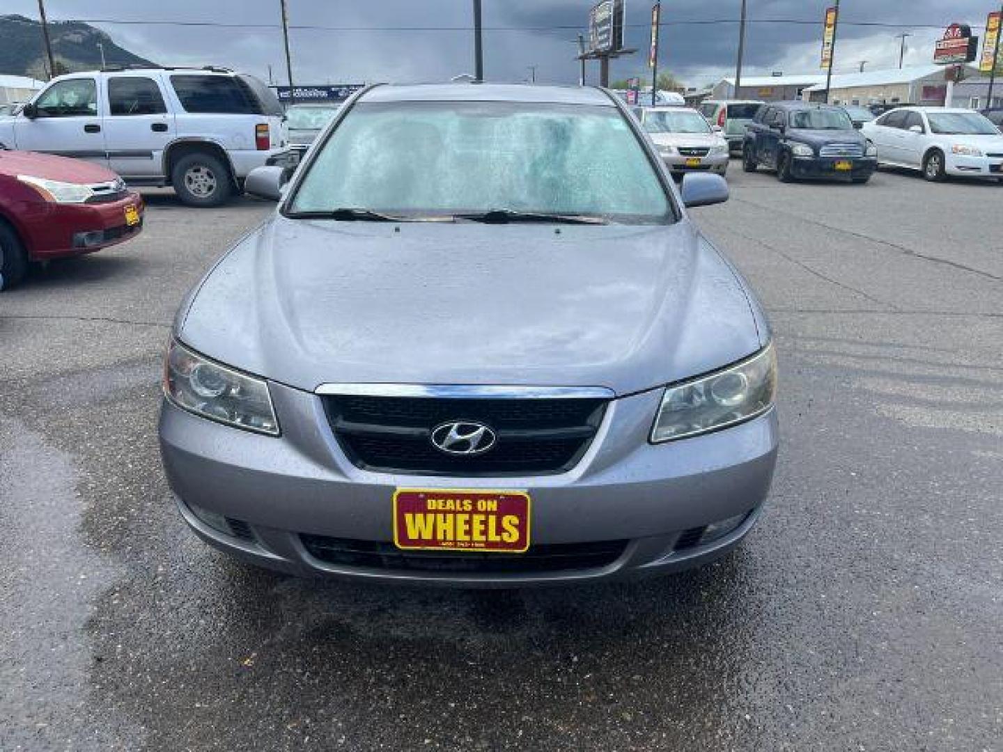 2006 Hyundai Sonata GLS (5NPEU46F06H) with an 3.3L V6 DOHC 24V engine, located at 1821 N Montana Ave., Helena, MT, 59601, 0.000000, 0.000000 - Photo#1