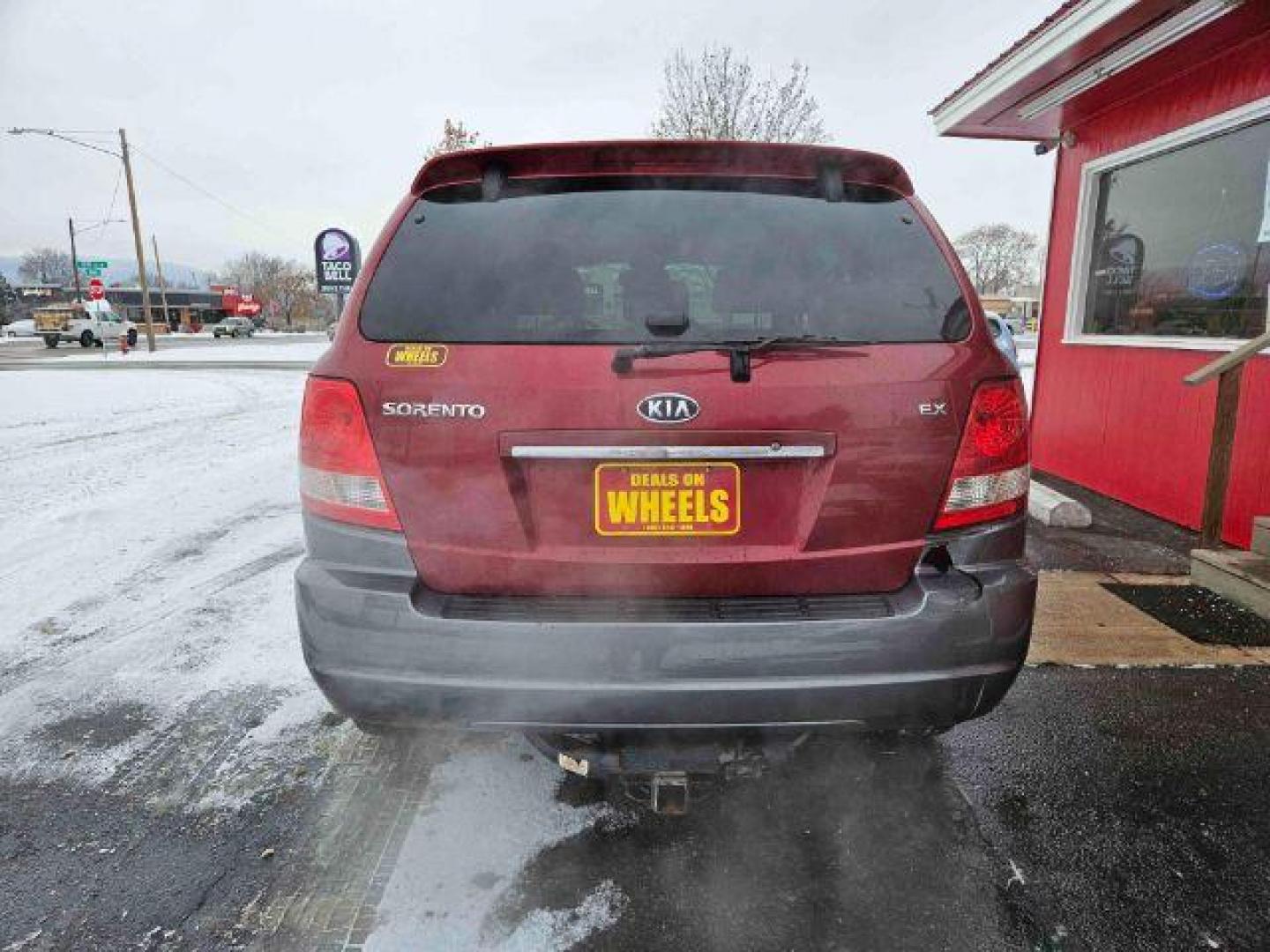 2006 Kia Sorento EX 4WD (KNDJC733665) with an 3.5L V6 DOHC 16V engine, 5-Speed Automatic transmission, located at 601 E. Idaho St., Kalispell, MT, 59901, (406) 300-4664, 0.000000, 0.000000 - Photo#3