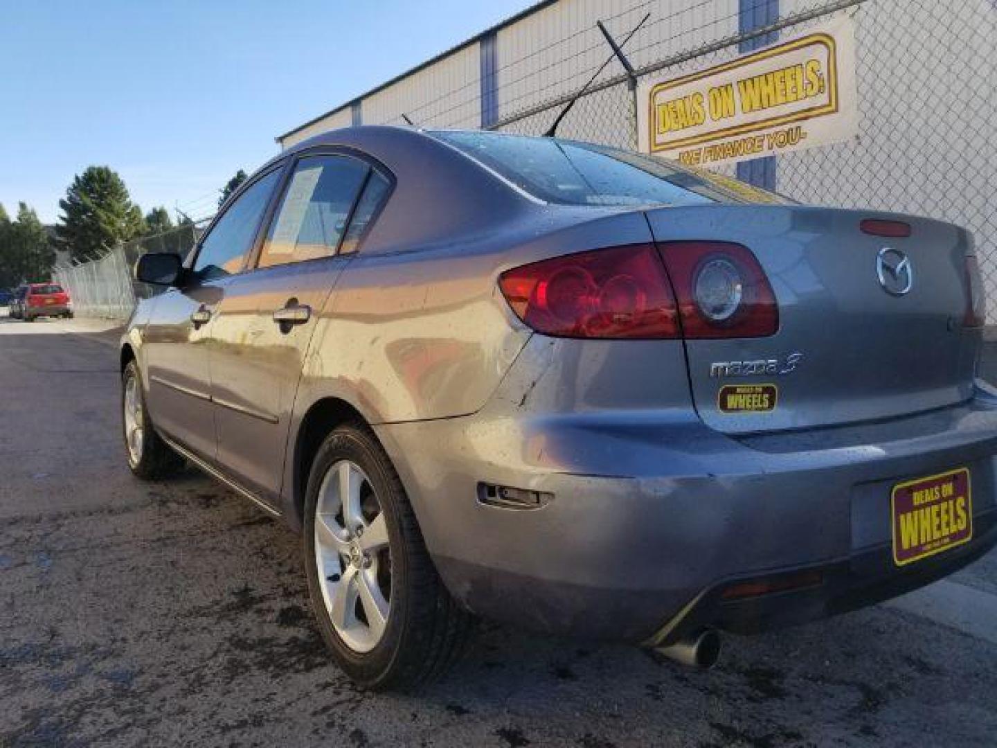 2006 Mazda MAZDA3 i 4-door (JM1BK12FX61) with an 2.0L L4 DOHC 16V engine, located at 601 E. Idaho St., Kalispell, MT, 59901, (406) 300-4664, 0.000000, 0.000000 - Photo#3