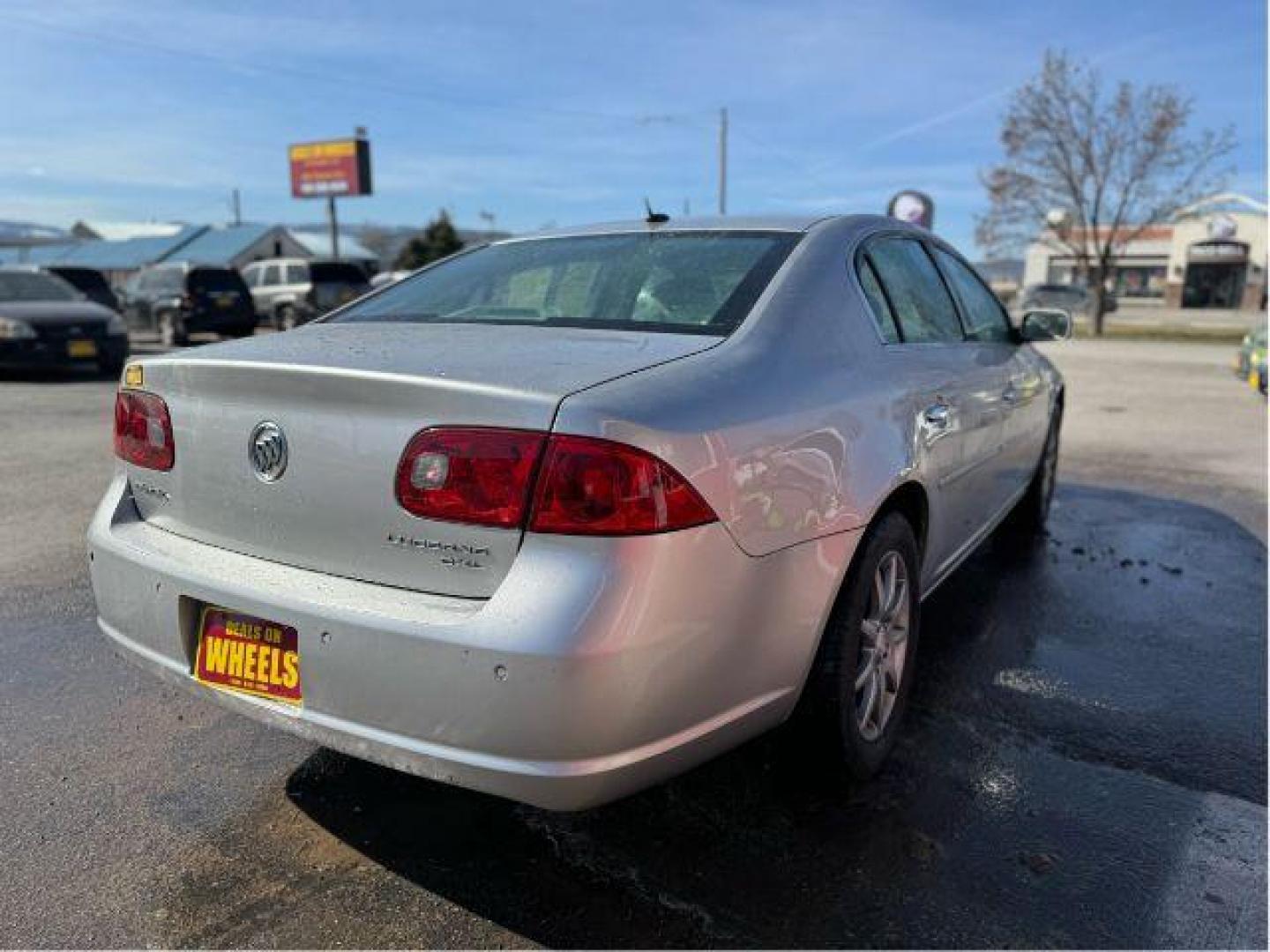 2007 Buick Lucerne CXL V6 (1G4HD57237U) with an 3.8L V6 OHV 12V engine, 4-Speed Automatic transmission, located at 601 E. Idaho St., Kalispell, MT, 59901, (406) 300-4664, 0.000000, 0.000000 - Photo#4