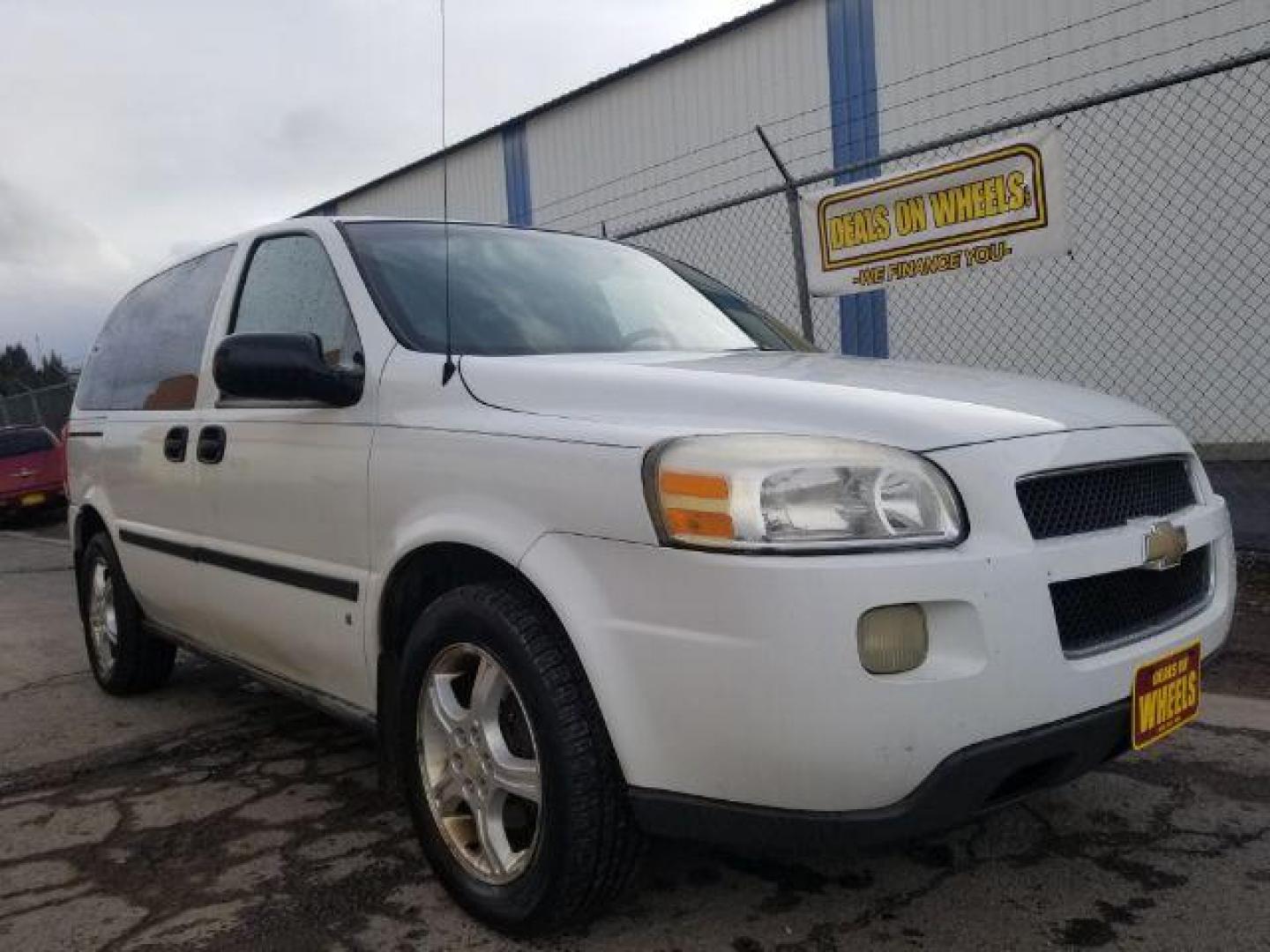 2007 Summit White Chevrolet Uplander LS 1LS (1GNDU23147D) with an 3.9L V6 DOHC 24V engine, 4-Speed Automatic transmission, located at 4801 10th Ave S,, Great Falls, MT, 59405, 0.000000, 0.000000 - Photo#2