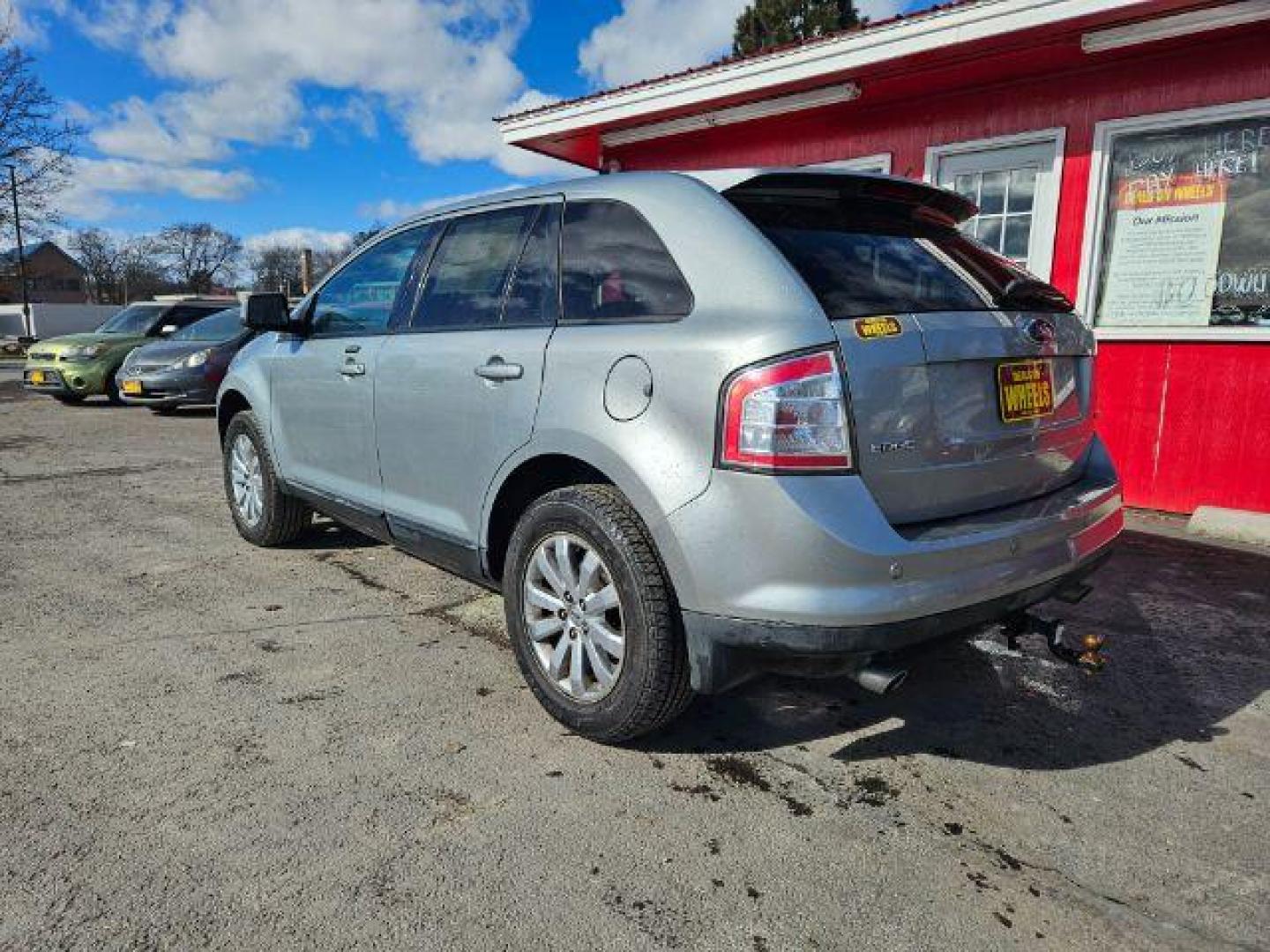 2007 Ford Edge SEL FWD (2FMDK38C57B) with an 3.5L V6 DOHC 24V engine, 6-Speed Automatic transmission, located at 601 E. Idaho St., Kalispell, MT, 59901, (406) 300-4664, 0.000000, 0.000000 - Photo#2