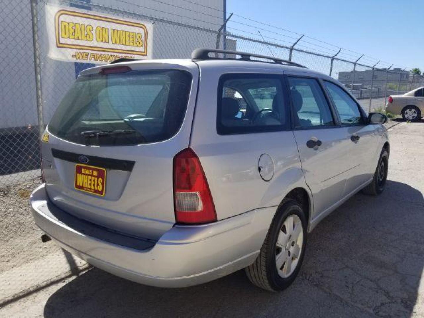 2007 Ford Focus Wagon ZXW SE (1FAHP36N27W) with an 2.0L L4 DOHC 16V engine, located at 4801 10th Ave S,, Great Falls, MT, 59405, 0.000000, 0.000000 - Photo#4