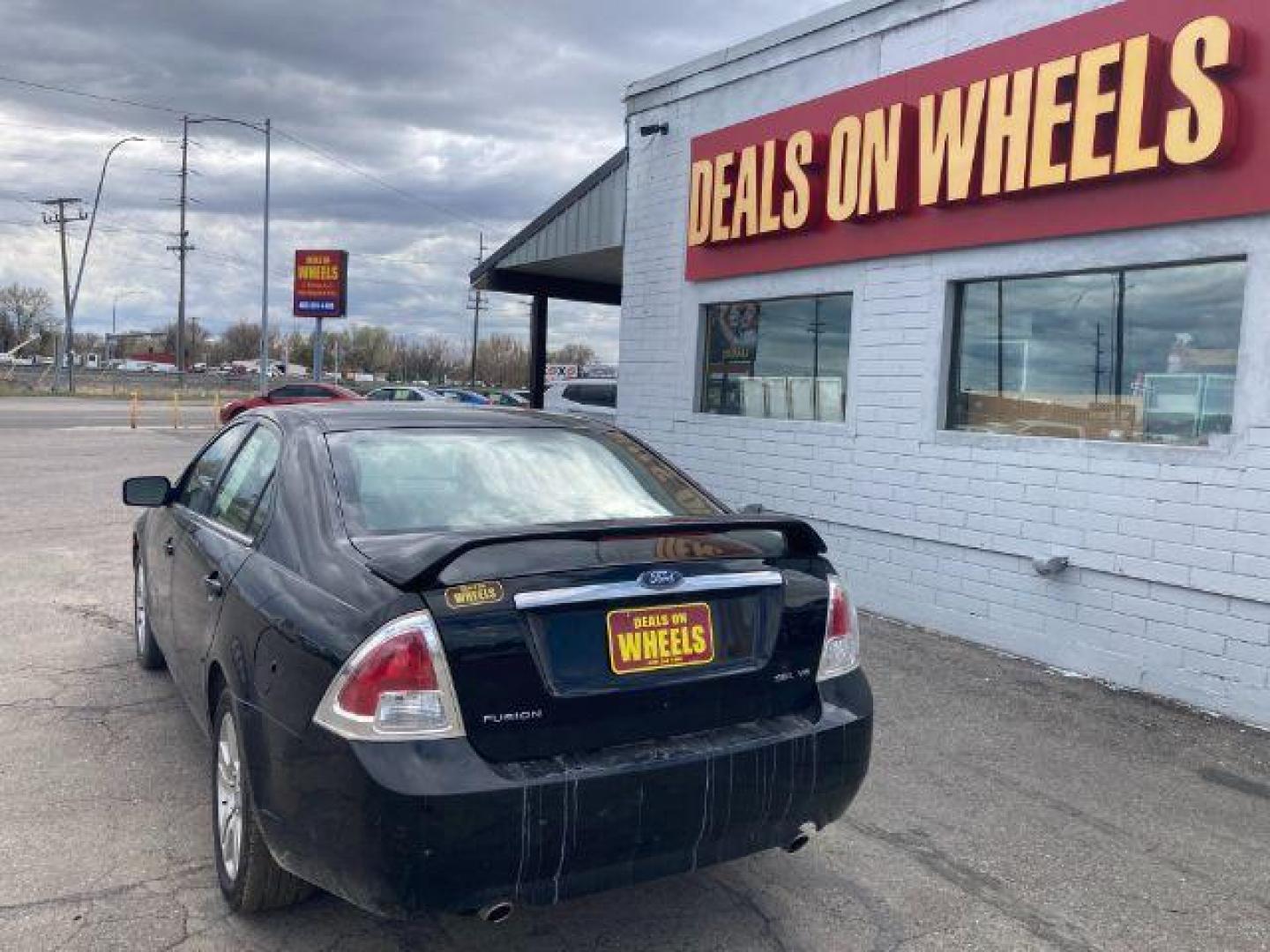 2007 Ford Fusion V6 SEL (3FAHP08117R) with an 3.0L V6 DOHC 24V engine, located at 4047 Montana Ave., Billings, MT, 59101, 45.770847, -108.529800 - Photo#1