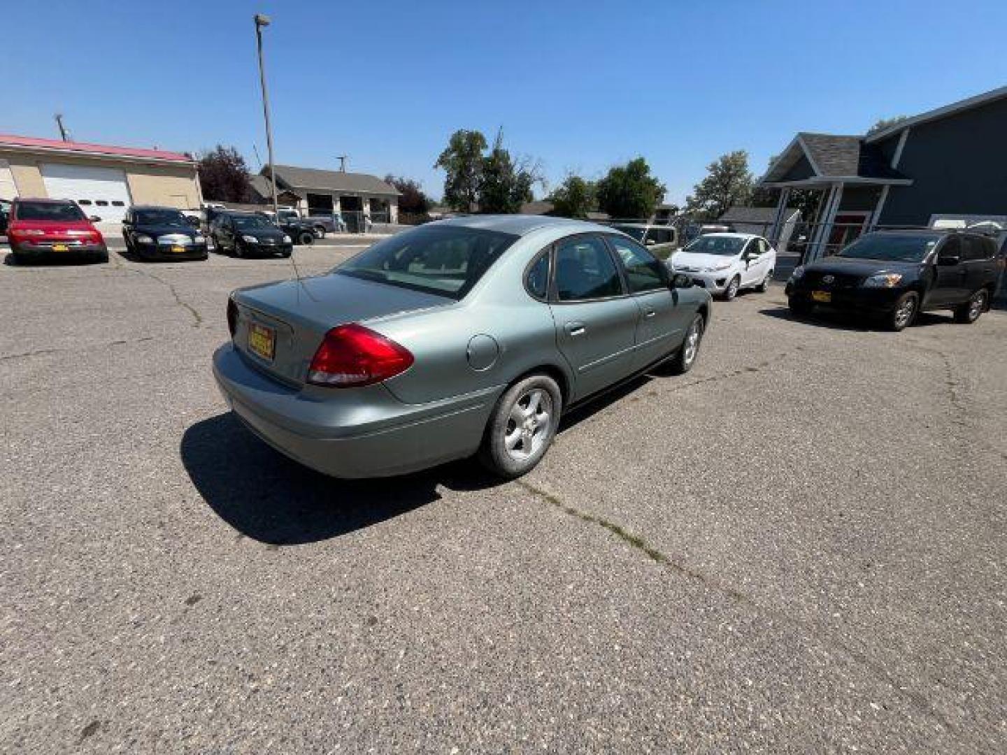 2007 Green Ford Taurus n/a (1FAFP53UX7A) with an 3.0 L engine, located at 1821 N Montana Ave., Helena, MT, 59601, 0.000000, 0.000000 - Photo#4