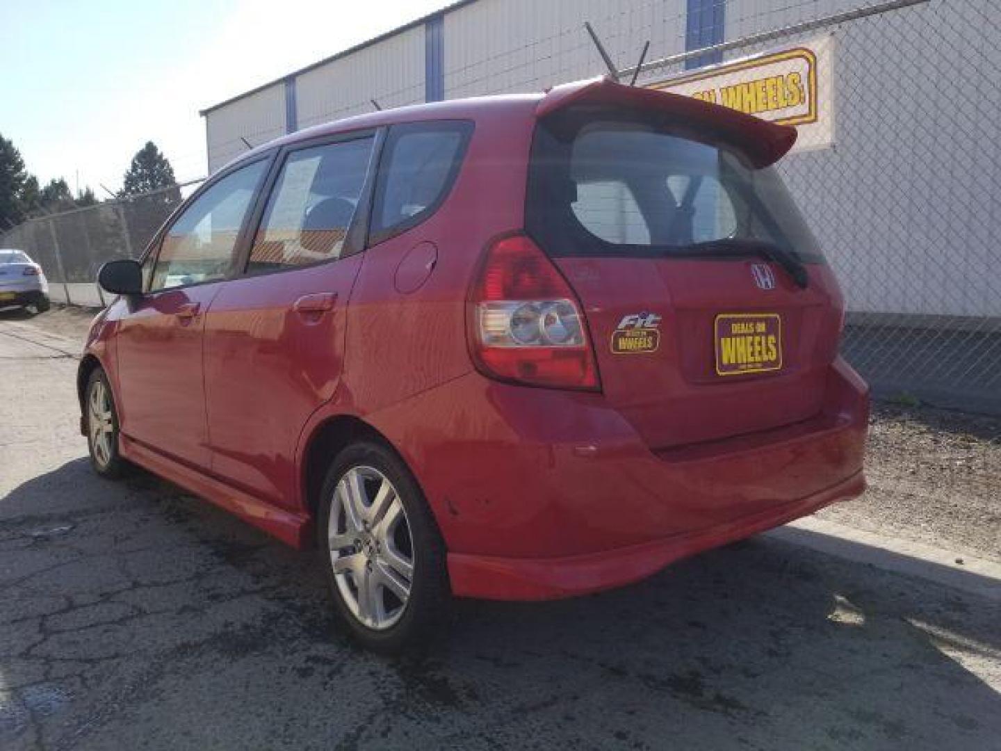 2007 Honda Fit Sport 5-Speed AT (JHMGD38687S) with an 1.5L L4 SOHC 16V engine, 5-Speed Automatic transmission, located at 4801 10th Ave S,, Great Falls, MT, 59405, 0.000000, 0.000000 - Photo#3