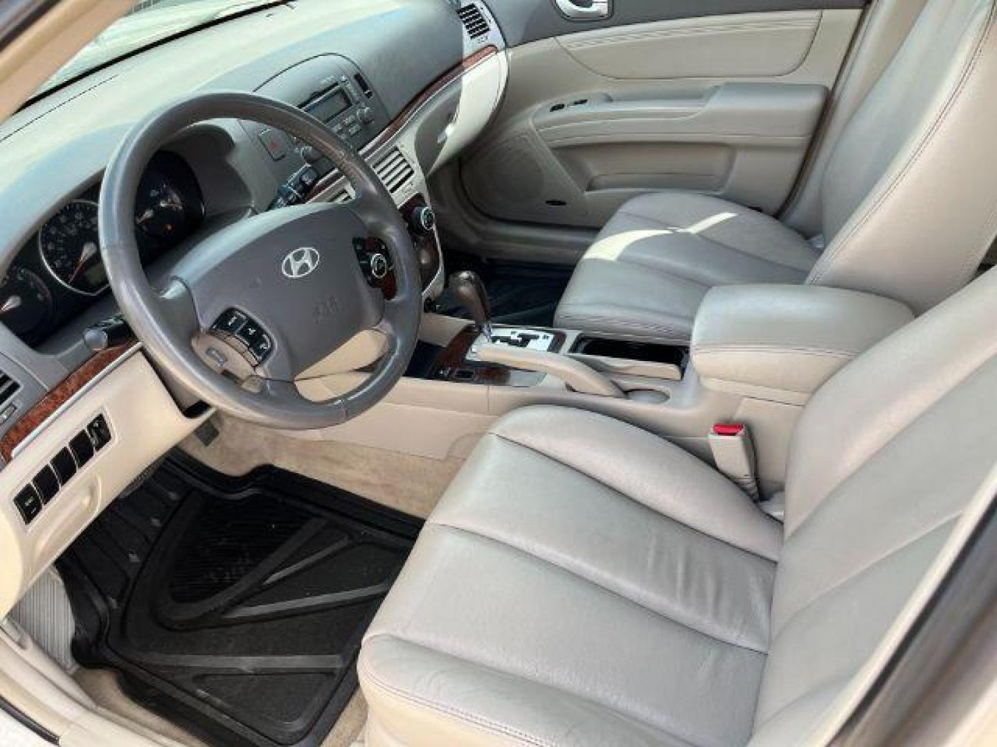 2007 Hyundai Sonata LTD XM (5NPEU46F87H) with an 3.3L V6 DOHC 24V engine, 5-Speed Automatic transmission, located at 1821 N Montana Ave., Helena, MT, 59601, 0.000000, 0.000000 - Photo#5