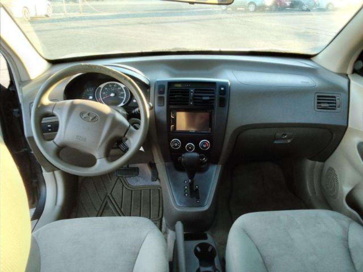 2007 Hyundai Tucson GLS 2.0 2WD (KM8JM12B67U) with an 2.0L L4 DOHC 16V engine, located at 4047 Montana Ave., Billings, MT, 59101, 45.770847, -108.529800 - Photo#10