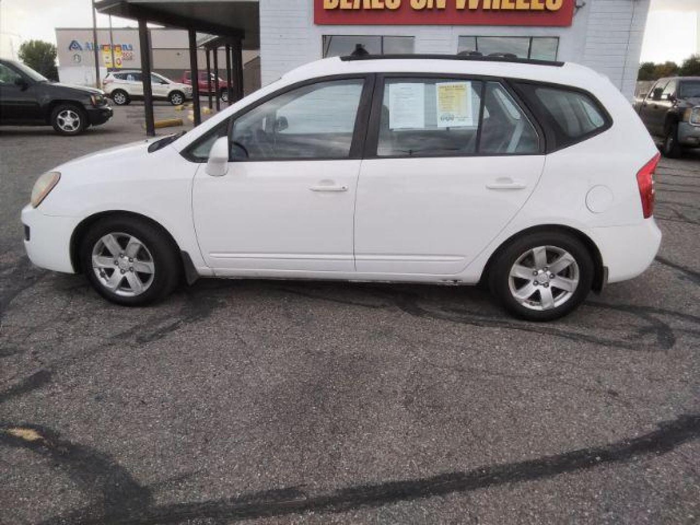 2007 Kia Rondo LX (KNAFG525177) with an 2.4L L4 DOHC 16V engine, 4-Speed Automatic transmission, located at 4047 Montana Ave., Billings, MT, 59101, 45.770847, -108.529800 - Photo#7