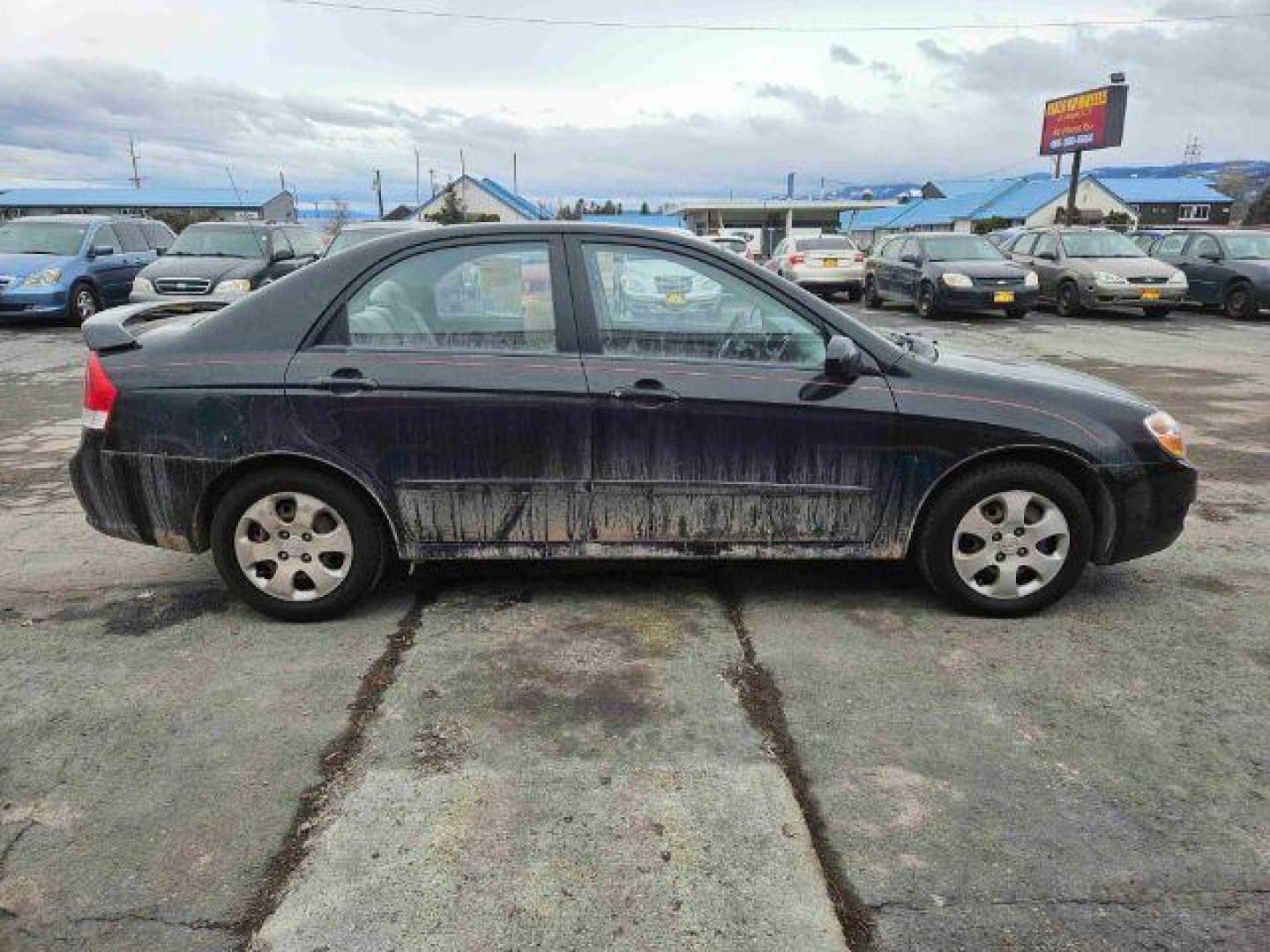 2007 Kia Spectra EX (KNAFE122675) with an 2.0L L4 DOHC 16V engine, located at 601 E. Idaho St., Kalispell, MT, 59901, (406) 300-4664, 0.000000, 0.000000 - Photo#5