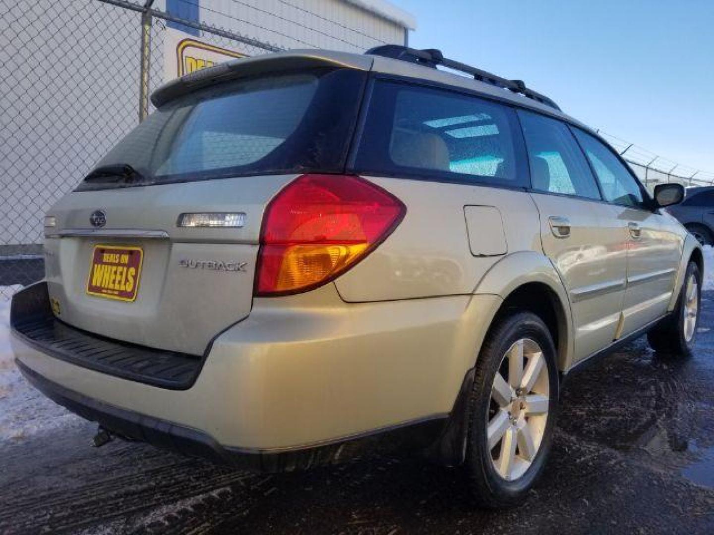 2007 Subaru Outback 2.5i Limited Wagon (4S4BP62C877) with an 2.5L H4 SOHC 16V engine, 4-Speed Automatic transmission, located at 601 E. Idaho St., Kalispell, MT, 59901, (406) 300-4664, 0.000000, 0.000000 - Photo#4