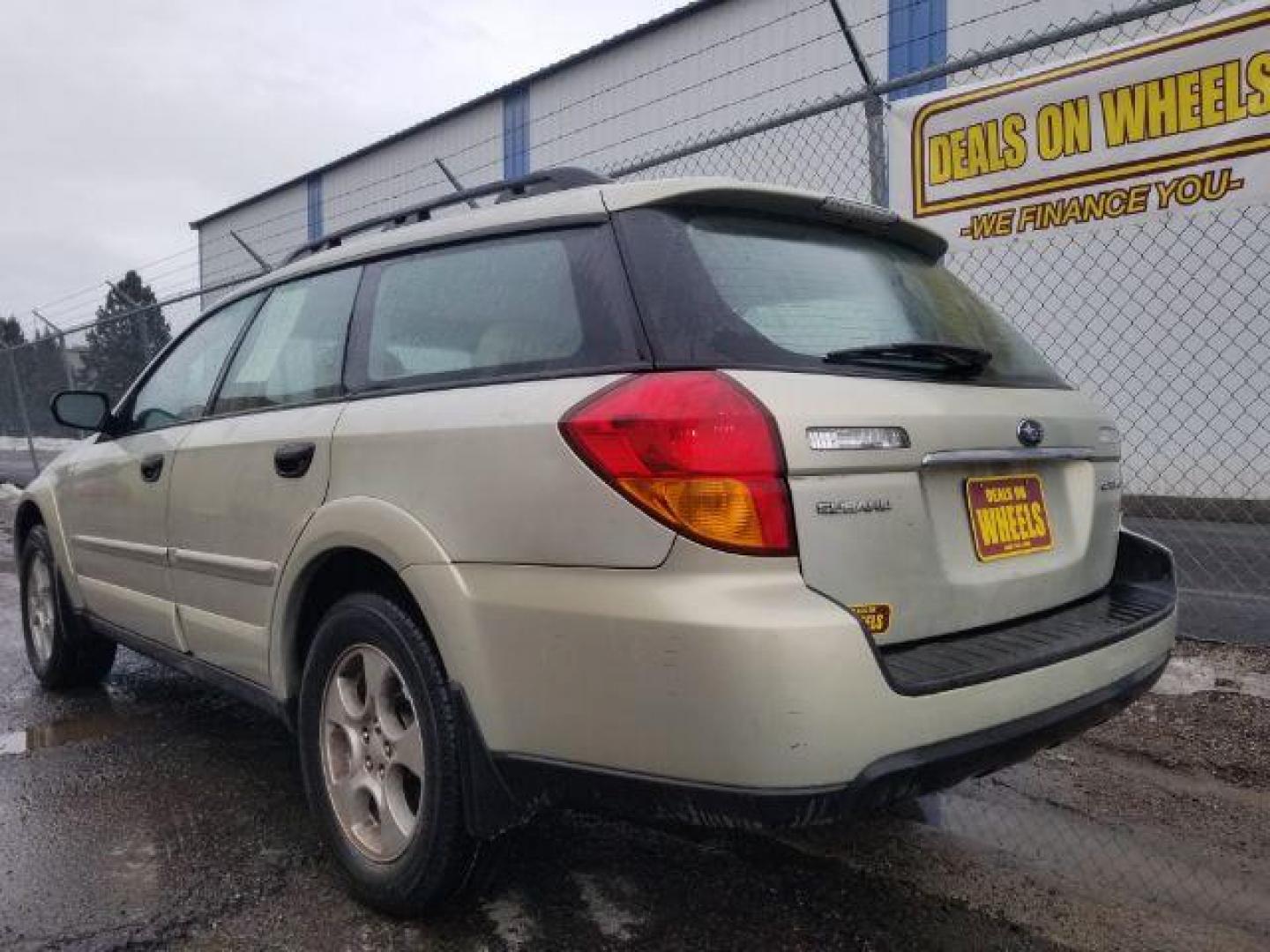 2007 Subaru Outback 2.5i Wagon (4S4BP61C876) with an 2.5L H4 SOHC 16V engine, 5-Speed Manual transmission, located at 1800 West Broadway, Missoula, 59808, (406) 543-1986, 46.881348, -114.023628 - Photo#5