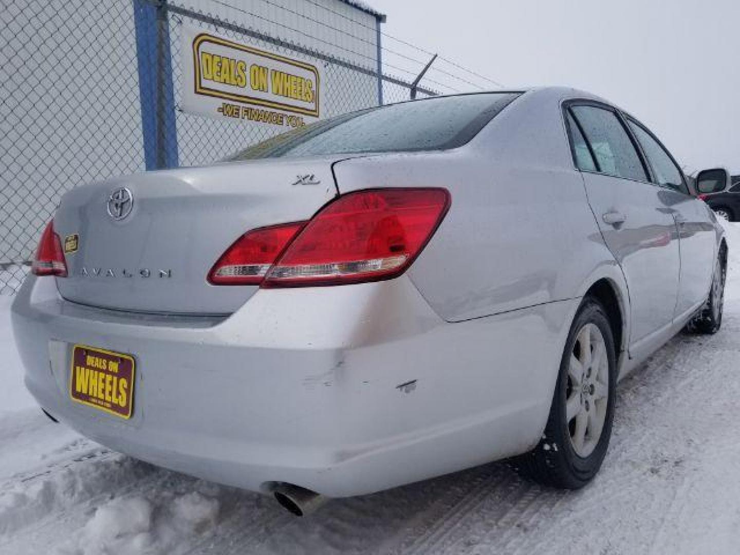 2007 Toyota Avalon XL (4T1BK36B97U) with an 3.5L V6 DOHC 24V engine, 5-Speed Automatic transmission, located at 1800 West Broadway, Missoula, 59808, (406) 543-1986, 46.881348, -114.023628 - Photo#4