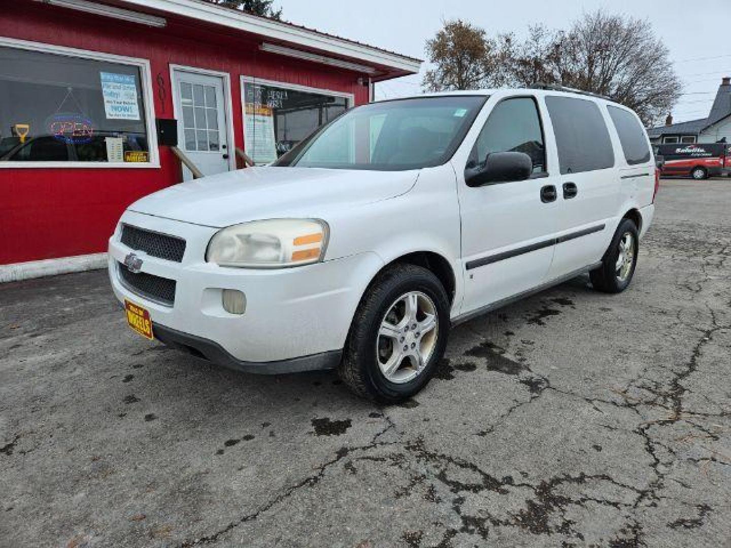 2008 Chevrolet Uplander LS Ext. 1LS (1GNDV23108D) with an 3.9L V6 DOHC 24V engine, 4-Speed Automatic transmission, located at 601 E. Idaho St., Kalispell, MT, 59901, (406) 300-4664, 0.000000, 0.000000 - Photo#0