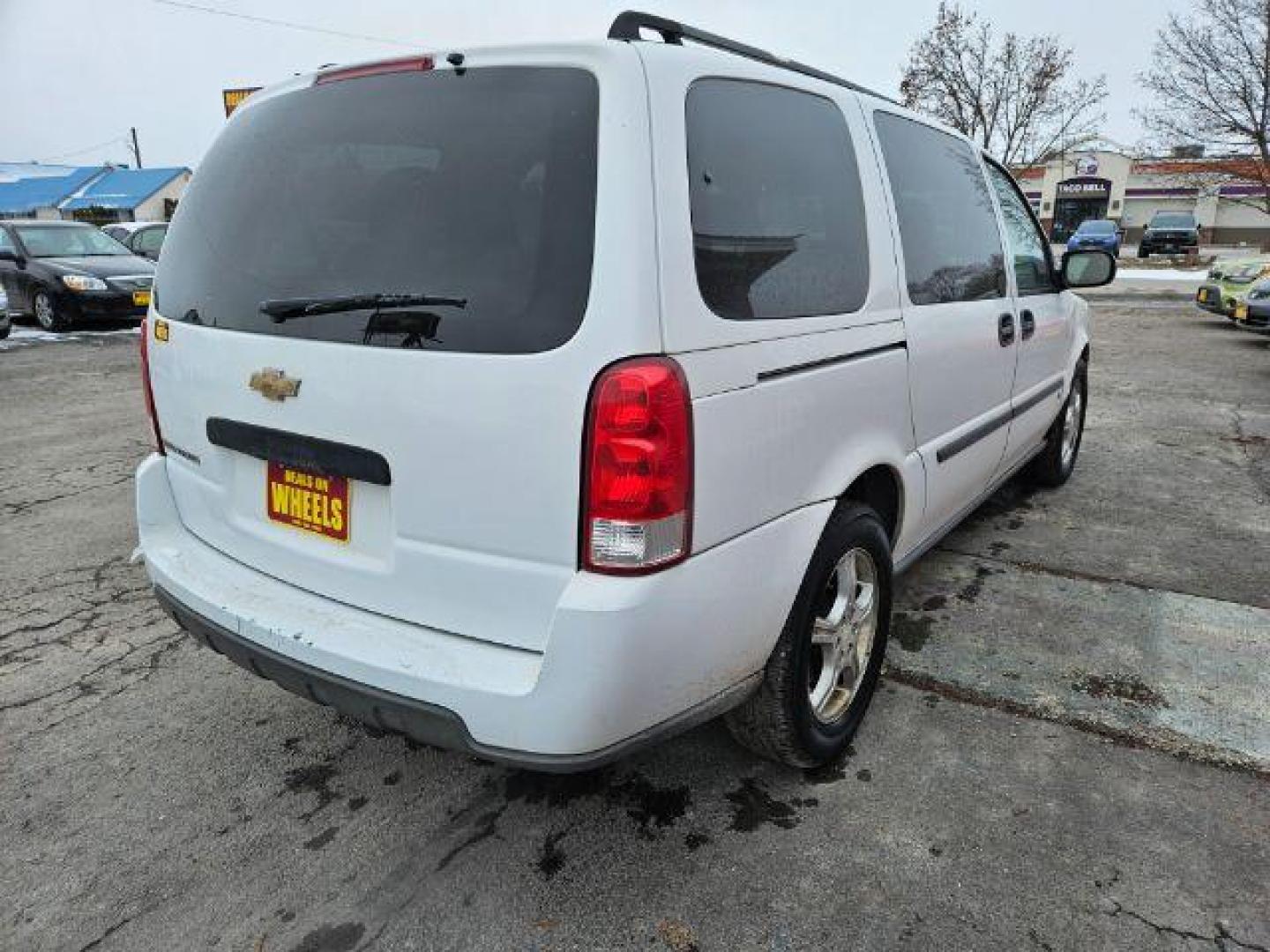 2008 Chevrolet Uplander LS Ext. 1LS (1GNDV23108D) with an 3.9L V6 DOHC 24V engine, 4-Speed Automatic transmission, located at 601 E. Idaho St., Kalispell, MT, 59901, (406) 300-4664, 0.000000, 0.000000 - Photo#4